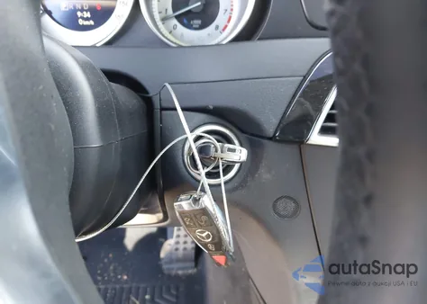 2013 Mercedes-Benz C 350 Sport z USA, uszkodzony, nr VIN WDDGF5HB0DA774982